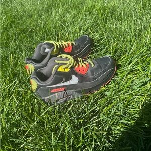 Men’s size 5 Nike Air Max